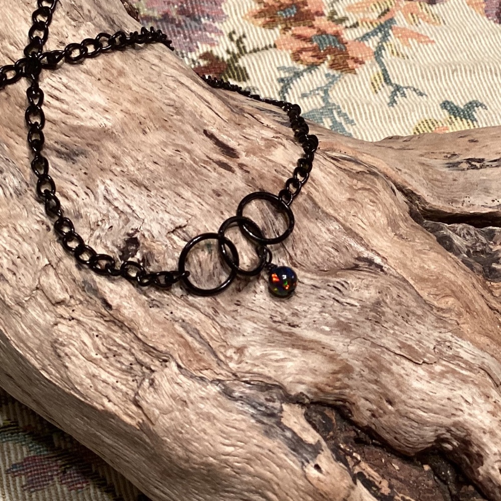 Black Chain Choker Interlocking Circle Necklace W… - image 4